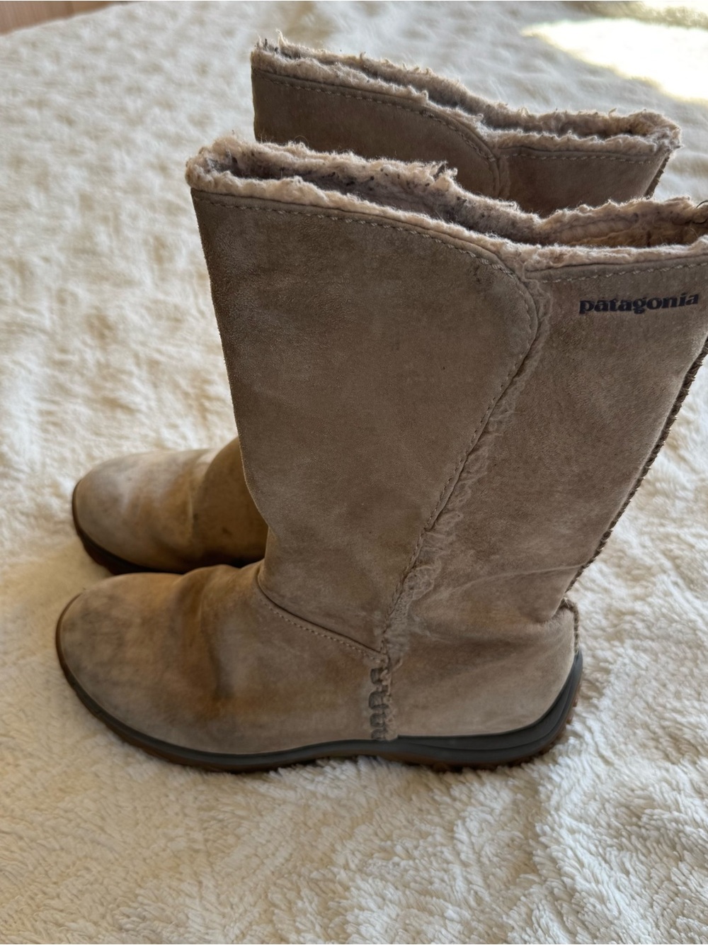 Patagonia Lugano Waterproof Khaki Women's Boots size 7.5